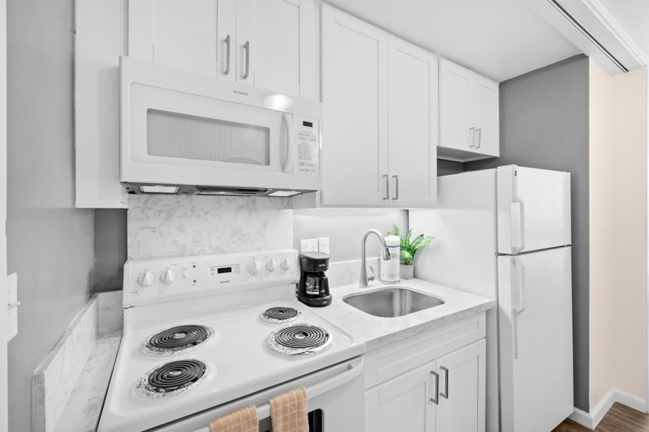 Newly Renovated Ilikai Marina Studio - Near Beach! Honolulu Luaran gambar
