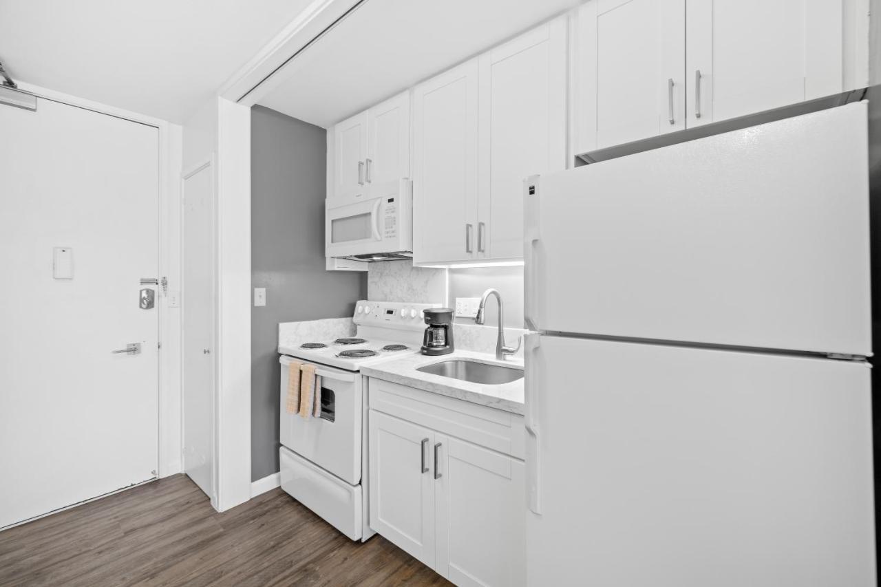 Newly Renovated Ilikai Marina Studio - Near Beach! Honolulu Luaran gambar